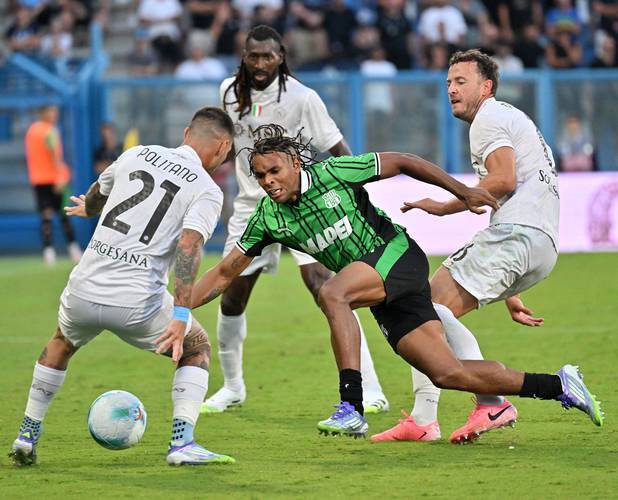 周六017意甲：萨索洛主场迎战佛罗伦萨，保级无忧对决深陷泥潭